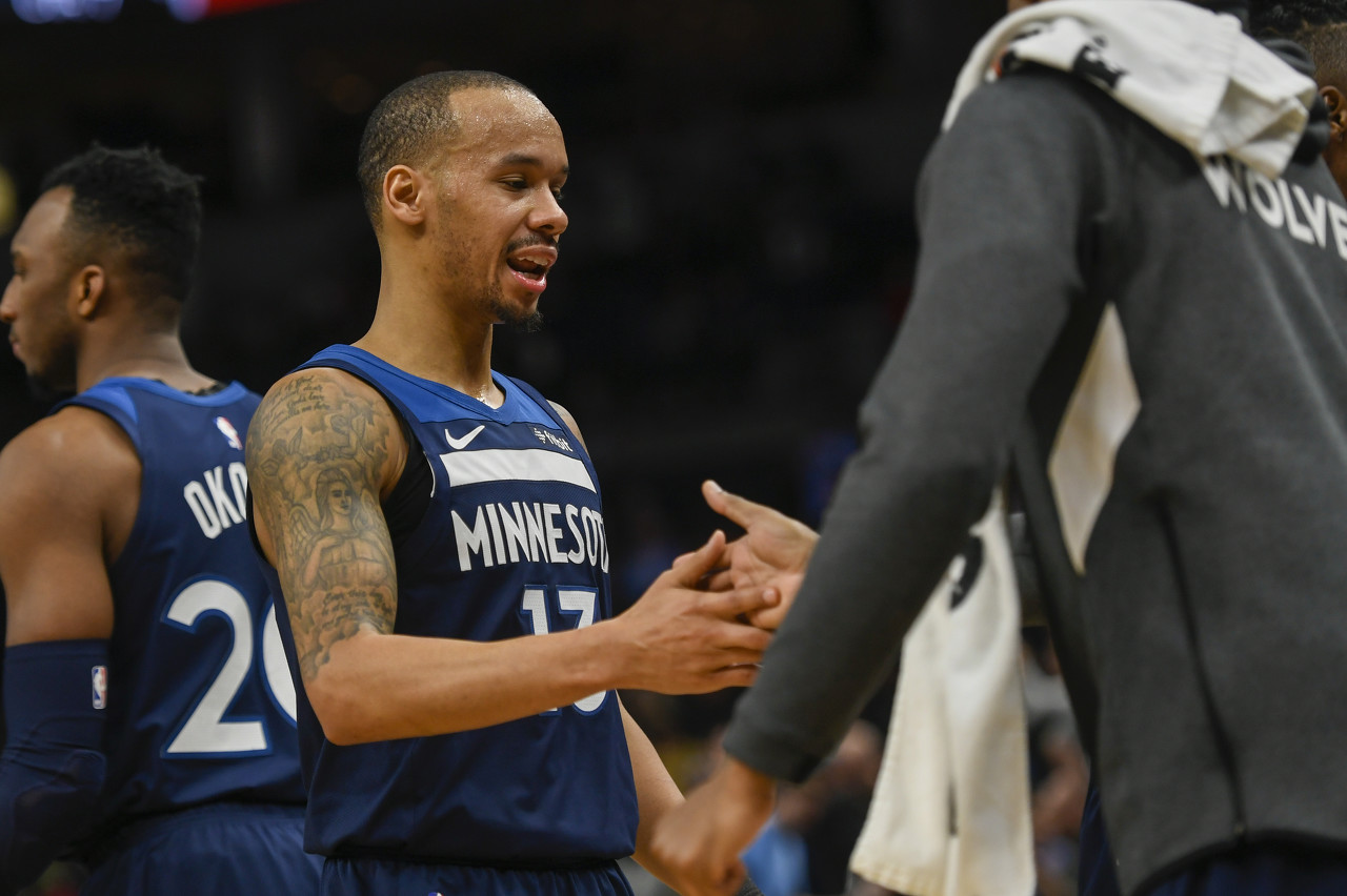 林庭谦空砍全场最高24分，一人得分超过三外援总和（林庭谦苦撑轰下全场最高24分，个人得分超过三名外援总和）