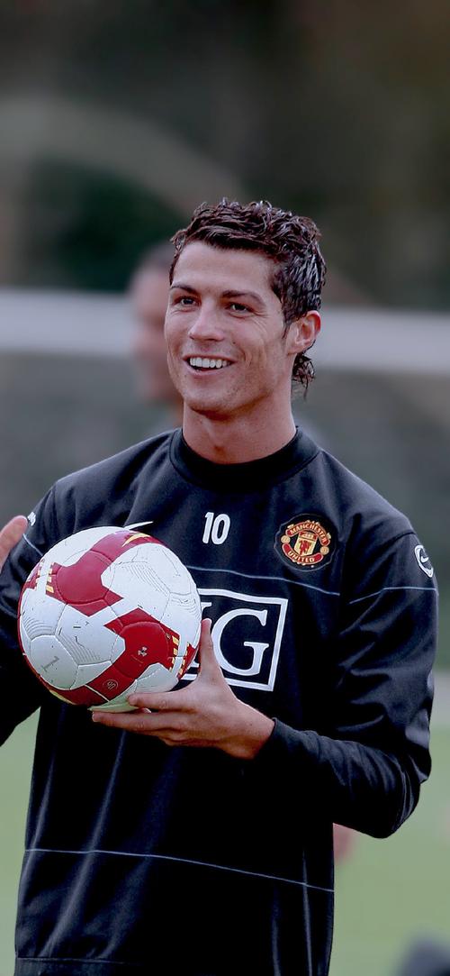 TA：一英超俱乐部高管因涉嫌非近期性犯罪接受调查（TA：英超一俱乐部高层因涉非近期性犯罪正接受调查）