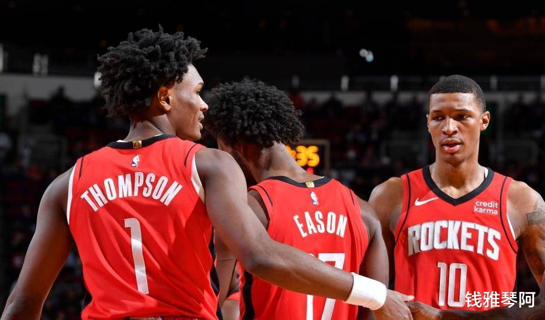 这一刻，时间仿佛停住（此刻，仿佛时光静止）