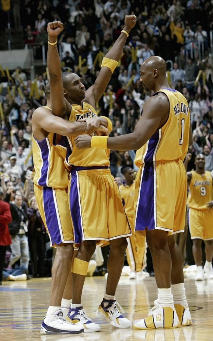 NBA最佳阵容公布：詹姆斯入选,（NBA年度最佳阵容出炉：詹姆斯榜上有名）