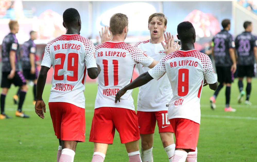 历史首位，前武汉女足外援特姆瓦连续两年获得美女职最佳球员（前武汉女足外援特姆瓦成历史首人，连续两年当选美女职年度最佳球员）