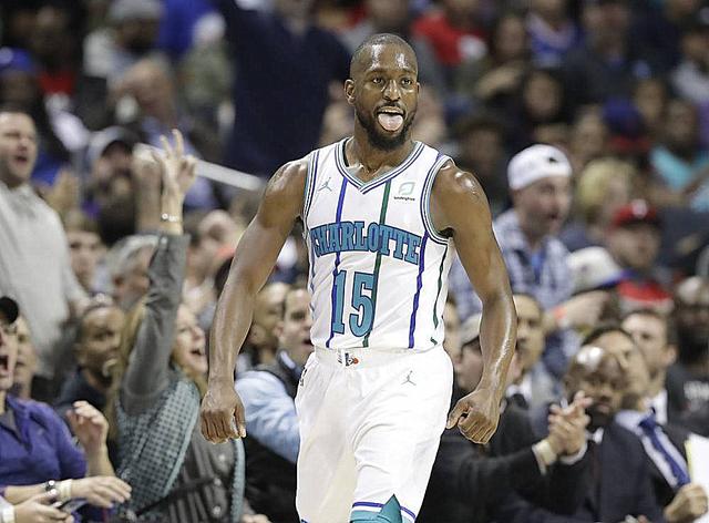 赛季最佳一战！小佩顿替补贡献19分11板（赛季最强表现！小佩顿替补轰下19分11篮板）