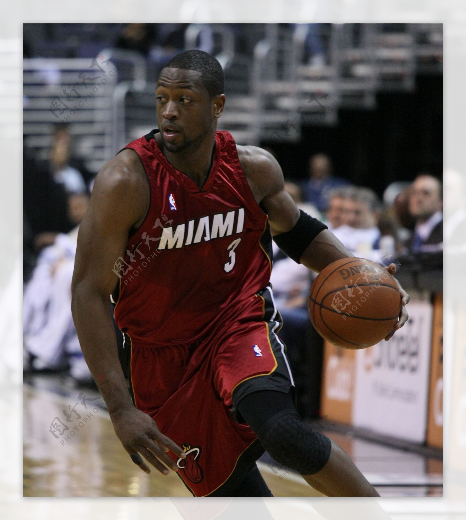 弗兰克：本场欧冠会进行球员轮换，约翰逊能否出战还需观察（弗兰克：欧冠将轮换阵容，约翰逊出场成疑仍待评估）