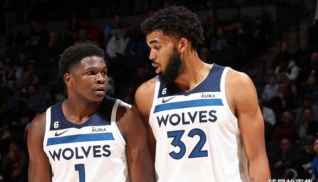 布朗&普里查德首节同时得分上双，凯尔特人领先活塞8分（首节布朗和普里查德均砍下两位数，凯尔特人暂以8分领先活塞）