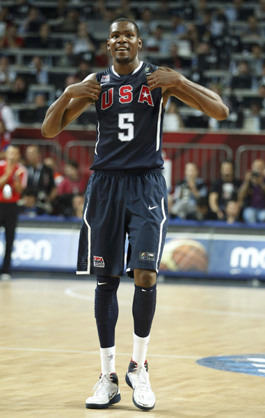 森保一：明天的首发会适当调整，相比执教纪录更关注长远目标（森保一：明天首发将作适度调整，长远目标比执教纪录更重要）