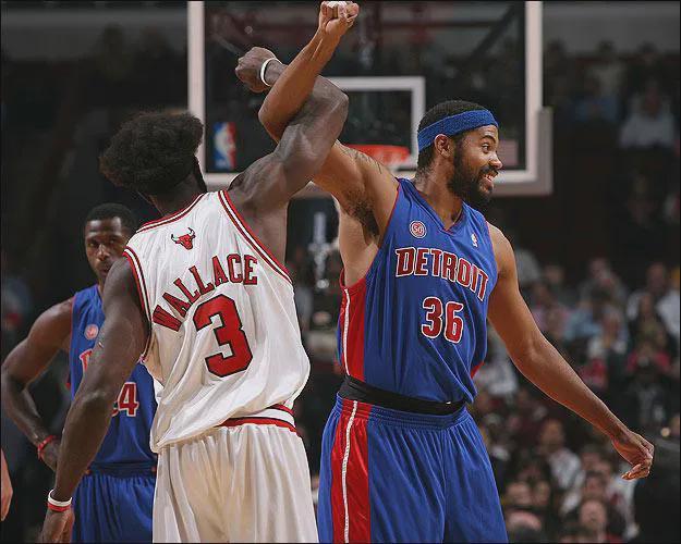 视频丨多项国际赛事齐聚河北崇礼 一站式体验“观赛+滑雪+度假（河北崇礼迎多项国际赛事 一地畅享观赛、滑雪与度假）