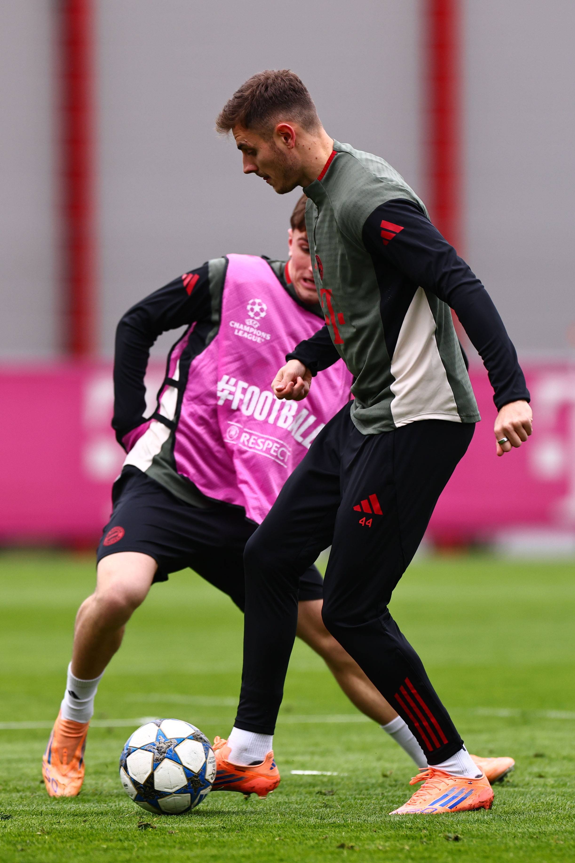 拉比奥出战的4场意甲米兰不败仅丢1球，缺阵7场仅3胜且丢8球（拉比奥在阵的4场意甲米兰不败仅失1球，缺阵7战仅3胜且丢8球）