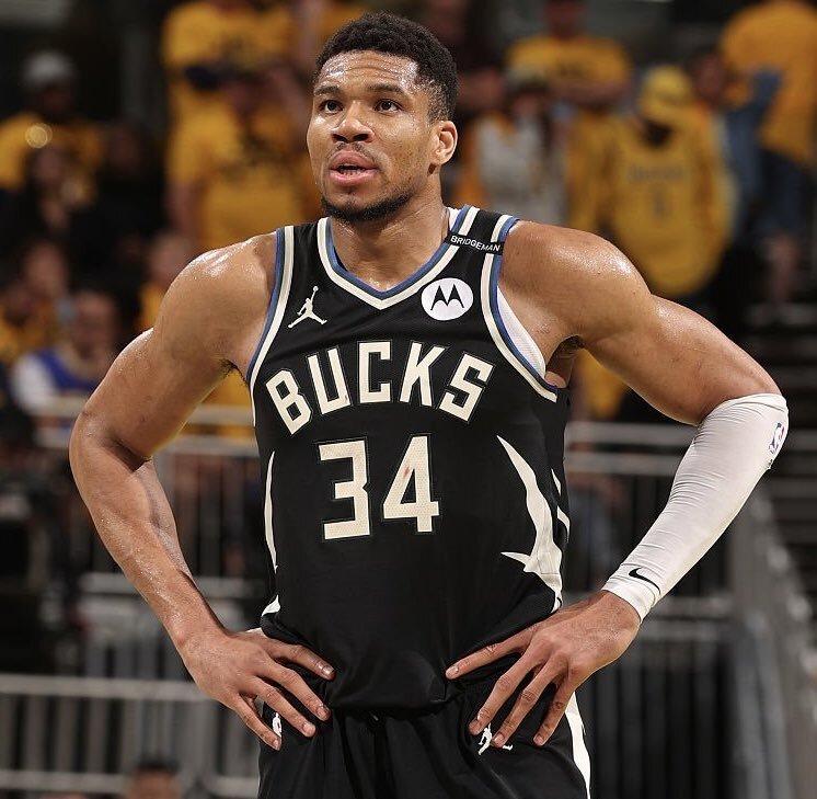 备战明日激战：火箭挑战在即，全队信心满满（迎战明日硬仗：火箭队整装待发，信心十足）