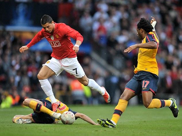 柔佛主帅：球员们在与申花的比赛中表现非常出色，我非常满意（柔佛主帅盛赞球员对阵申花的表现：非常满意）