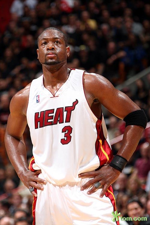 潜力无限！弗拉格背靠背成为最年轻10助攻&得分35+球员（天赋爆棚！弗拉格背靠背改写纪录：史上最年轻10助攻与35+得分球员）