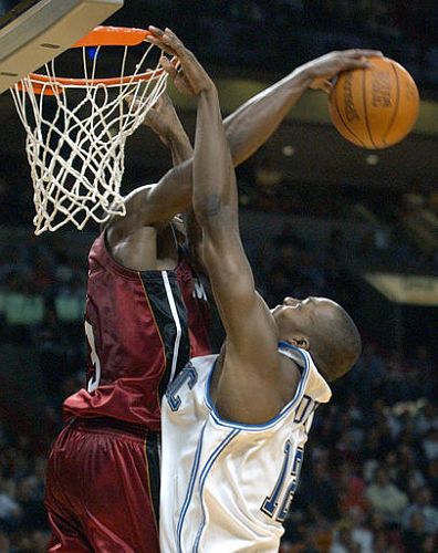 中超战报：卡扎伊什维利双响仍无缘金靴，泰山5-1三镇（中超快讯：卡扎伊什维利梅开二度无缘金靴，泰山5-1大胜三镇）