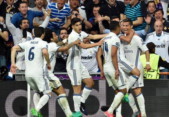 唐斯突破遭遇困境：频繁摔倒成为焦点（唐斯突破受阻：屡次摔倒引发关注）